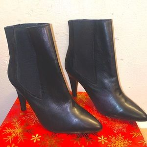 Le château ankle boot heels size 7